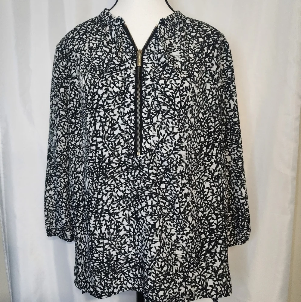 Michael Kors Black and White Womens Blouse with Gold Zipper Size 8
